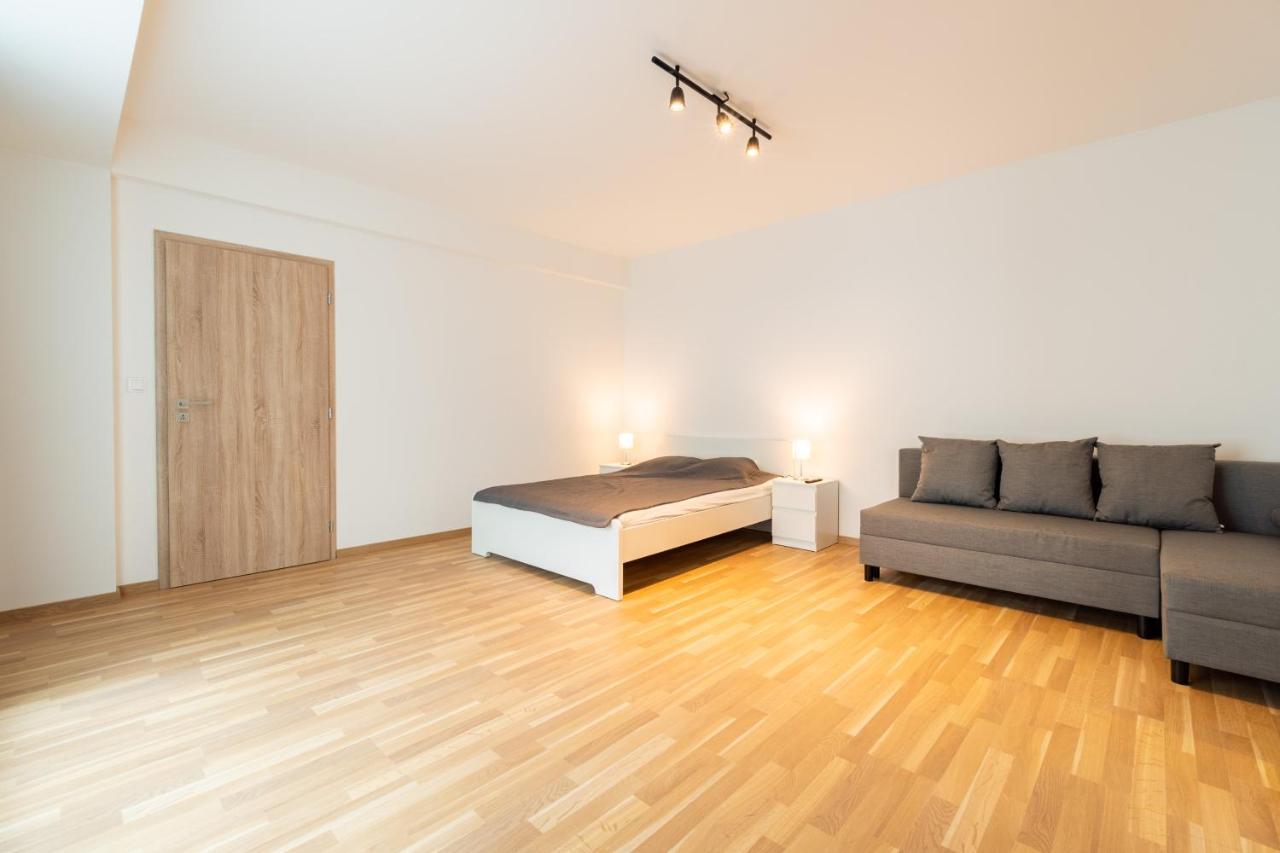 Brand New Two Room Apartment #64 In Elite Rezidence With Free Secure Parking Prága Kültér fotó