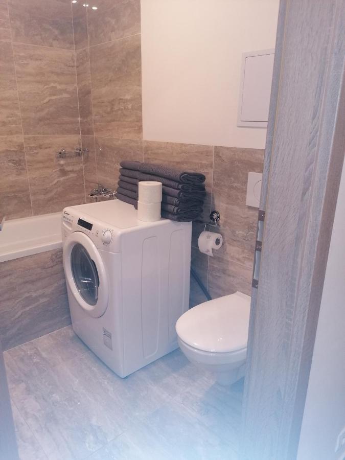 Brand New Two Room Apartment #64 In Elite Rezidence With Free Secure Parking Prága Kültér fotó