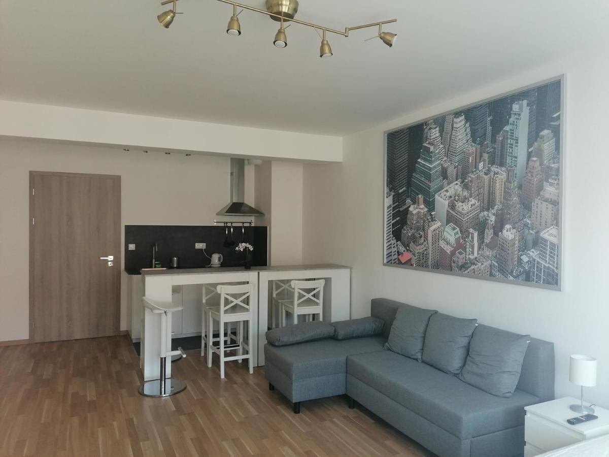 Brand New Two Room Apartment #64 In Elite Rezidence With Free Secure Parking Prága Kültér fotó